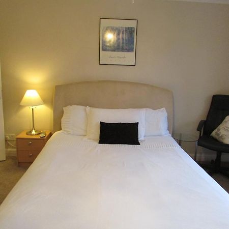 Sleepneat Bed & Breakfast Ascot  Oda fotoğraf