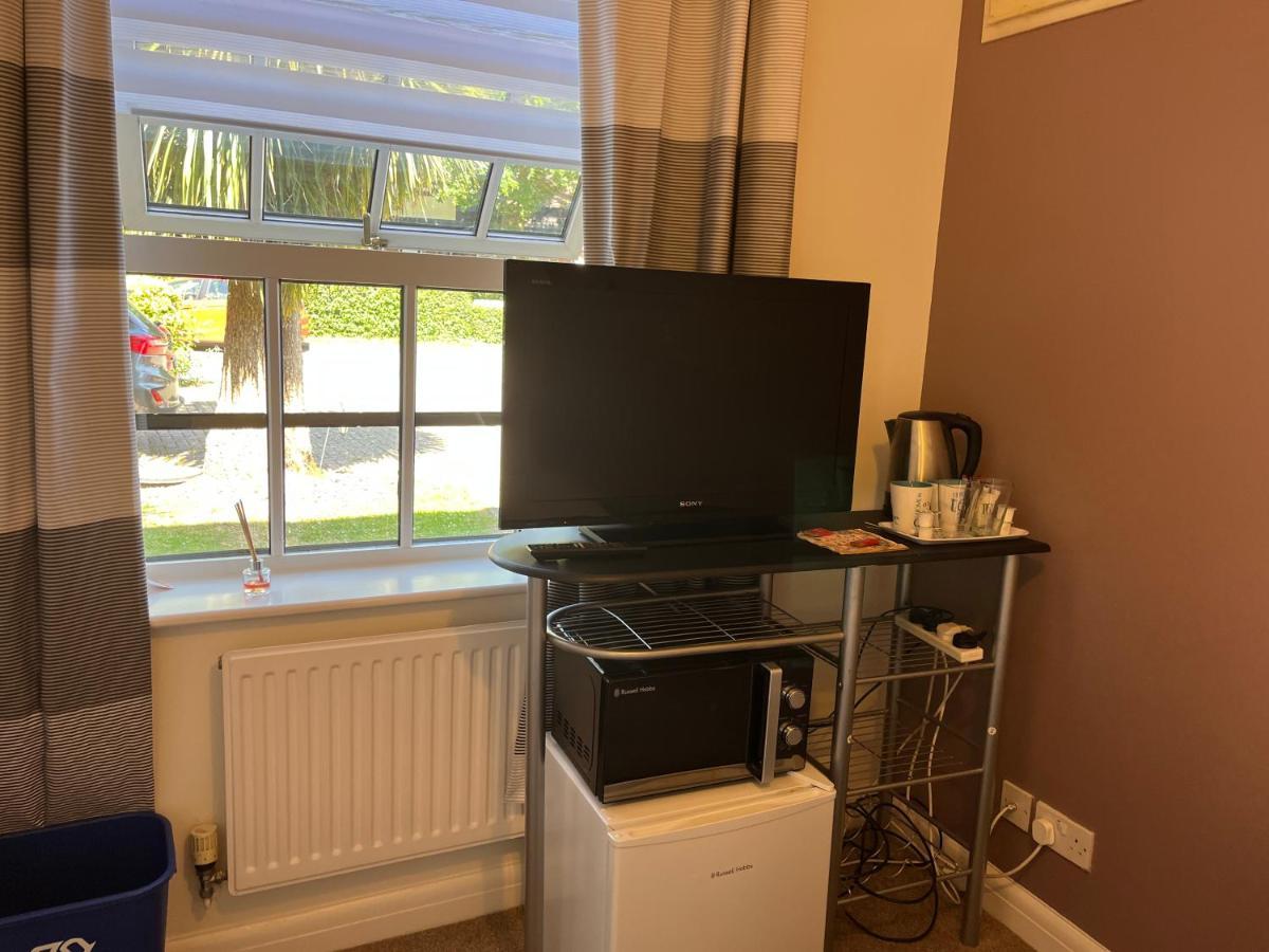 Sleepneat Bed & Breakfast Ascot  Dış mekan fotoğraf