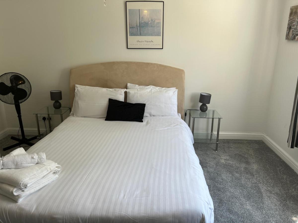 Sleepneat Bed & Breakfast Ascot  Dış mekan fotoğraf