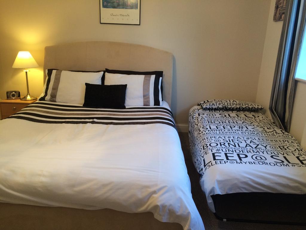 Sleepneat Bed & Breakfast Ascot  Dış mekan fotoğraf