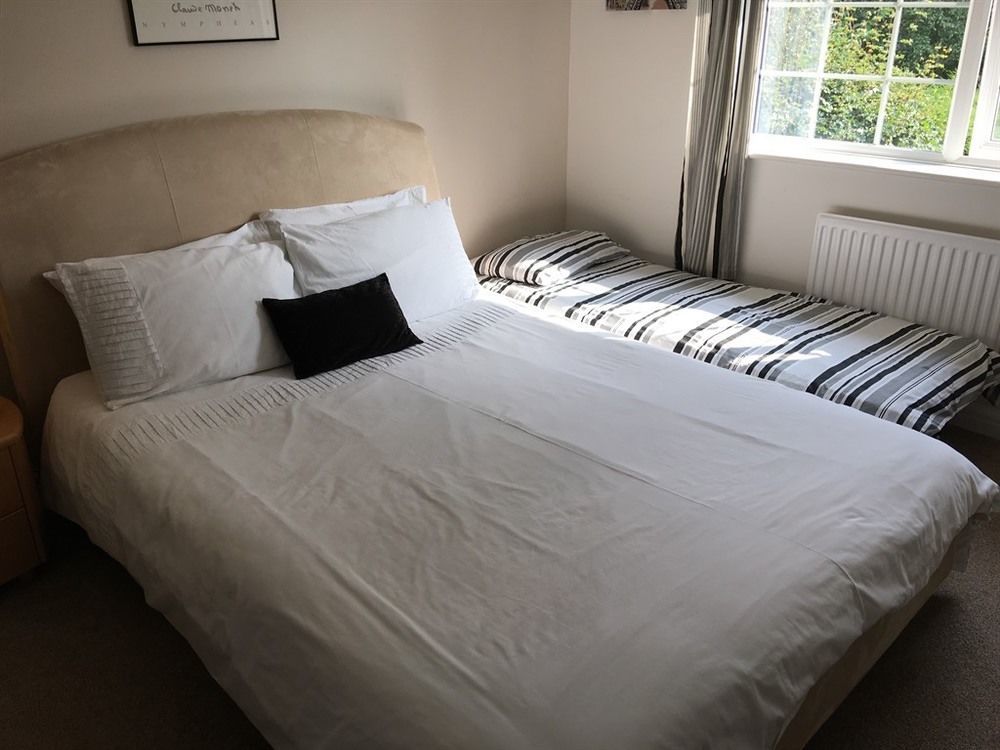 Sleepneat Bed & Breakfast Ascot  Dış mekan fotoğraf